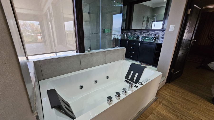 4 Bedroom Property for Sale in Birdwood Estate North West